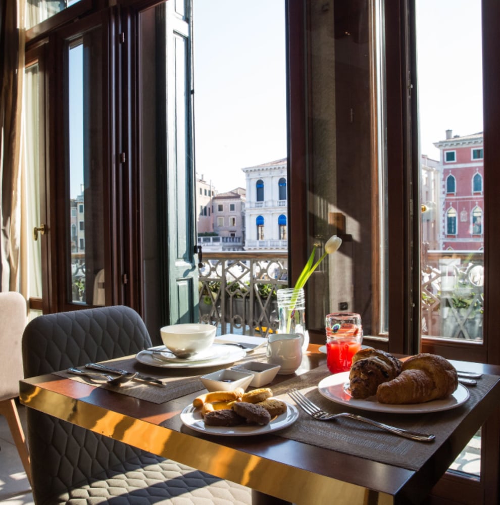 Riva del Vin Boutique Hotel 48/58