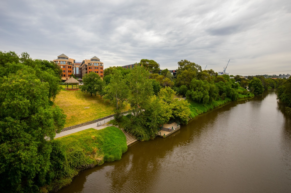 Amora Herencia Riverwalk Melbourne 61/68
