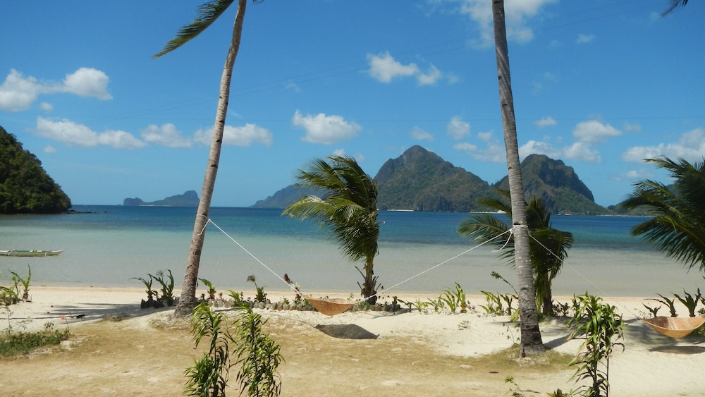 Las Cabanas Beach Resort 53/65