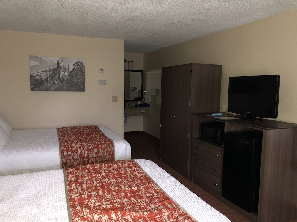 MHO INN and SUITES 25/48