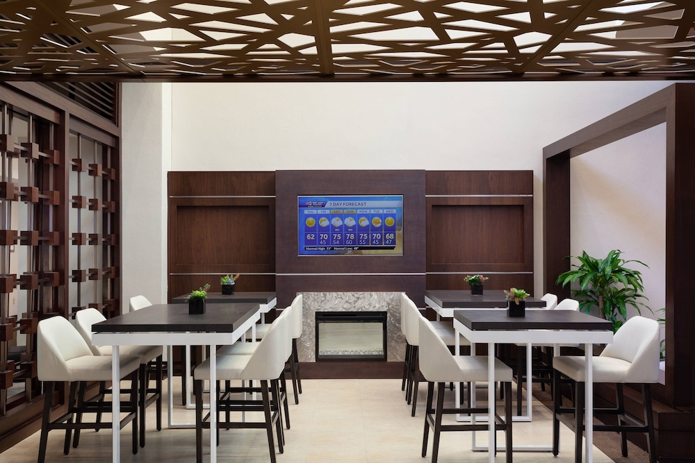 Orlando Airport Marriott Lakeside 38/58