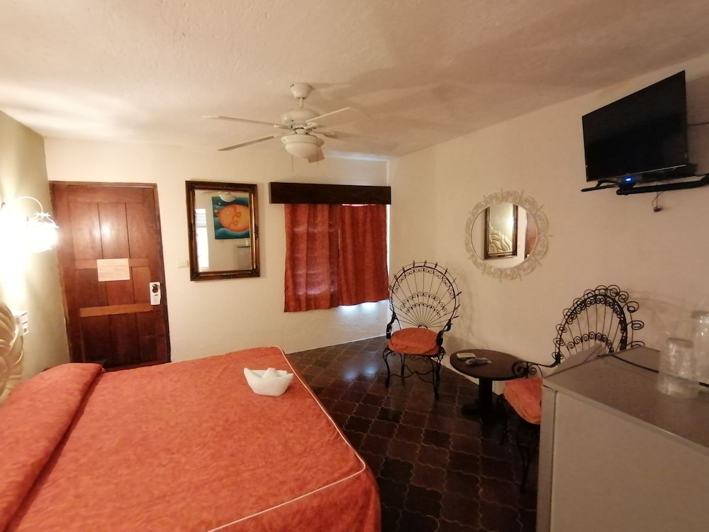 Villablanca Hotel 11/50