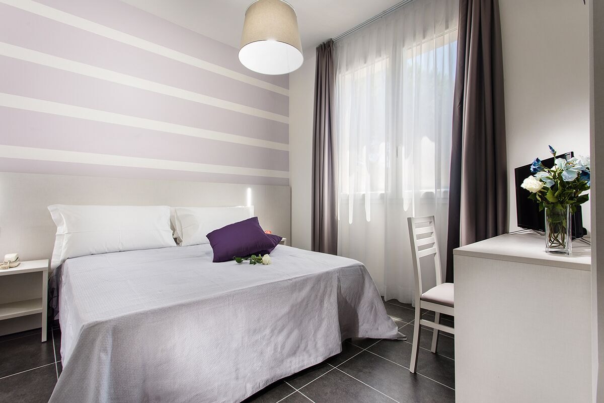 SUPERIOR, DOUBLE OR TWIN BED
