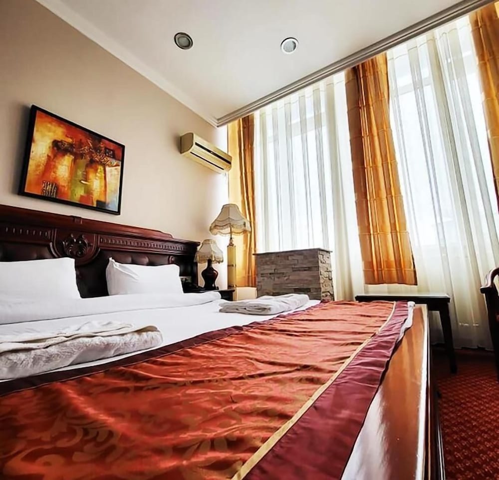 Royal Hotel and Spa 6/17