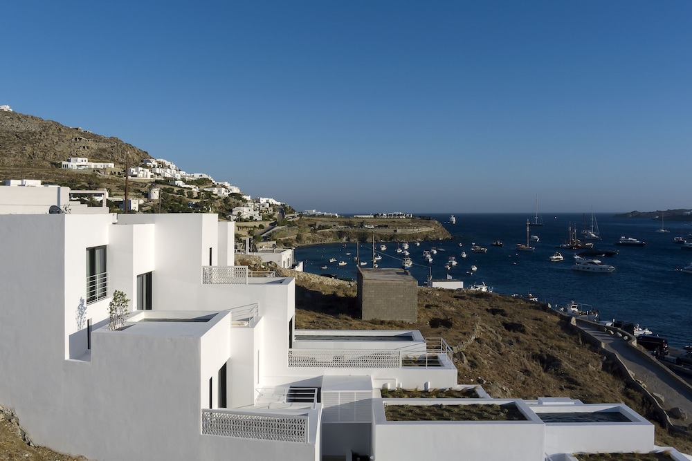CUBIC Mykonos Seafront Design Suites 41/58