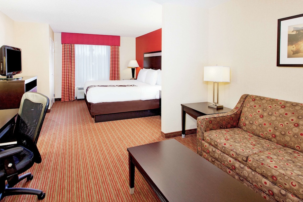 La Quinta Inn Suites Warner Robins 50/62