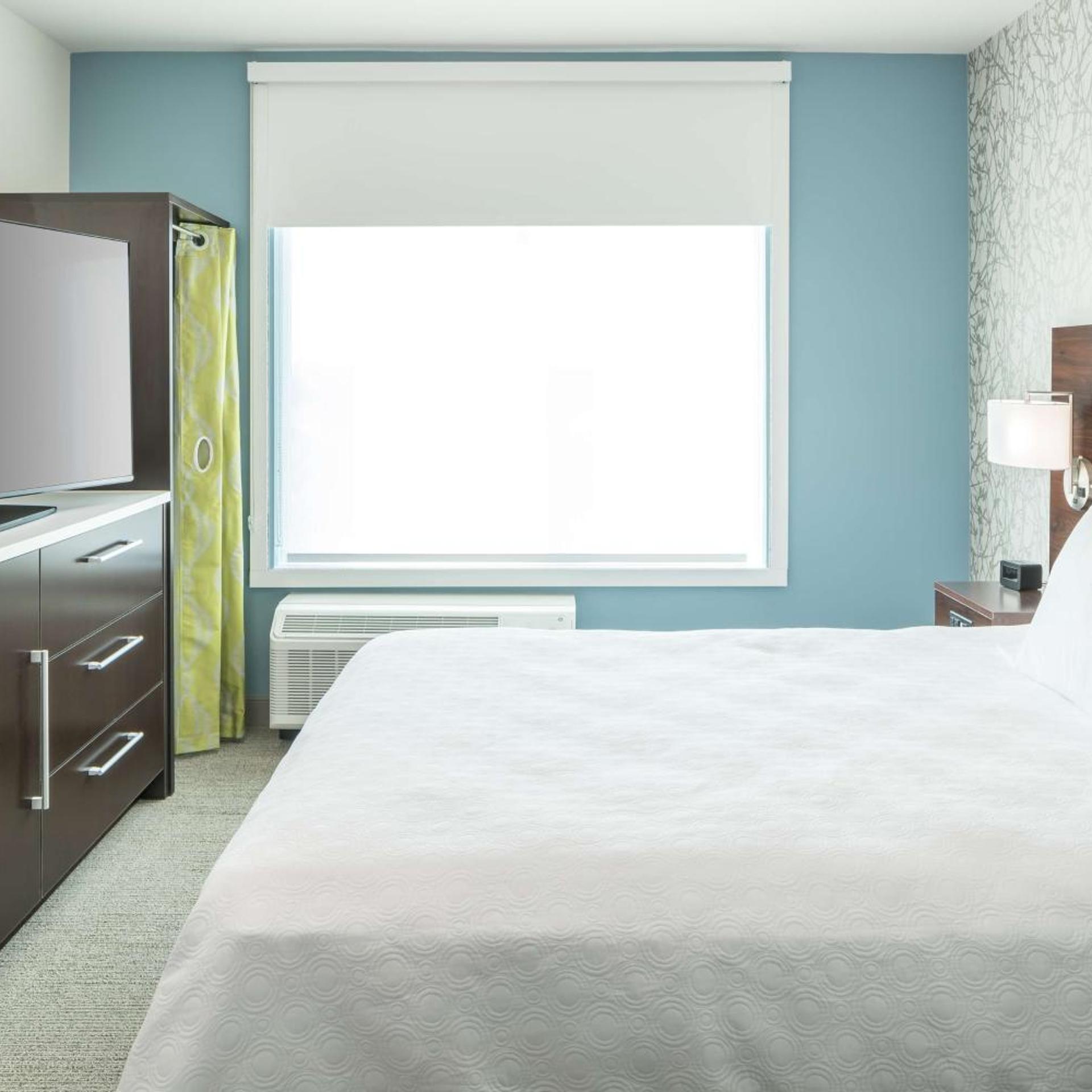 جناح بسرير كوين بغرفة نوم واحدة مع أريكة، Home2 Suites By Hilton Fort Worth Cultural District Tx 2/3