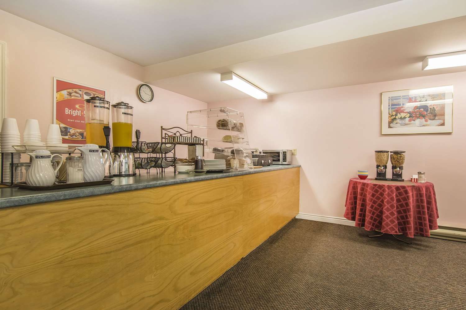 Econo Lodge Inn Suites Saint John 9/38