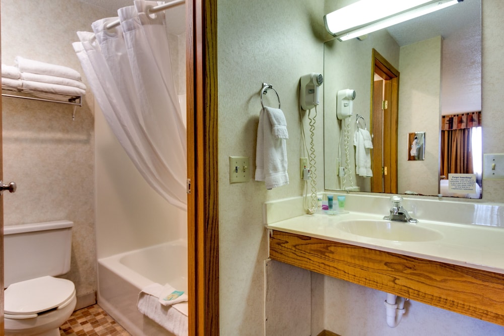 Fireside Inn & Suites 44/88