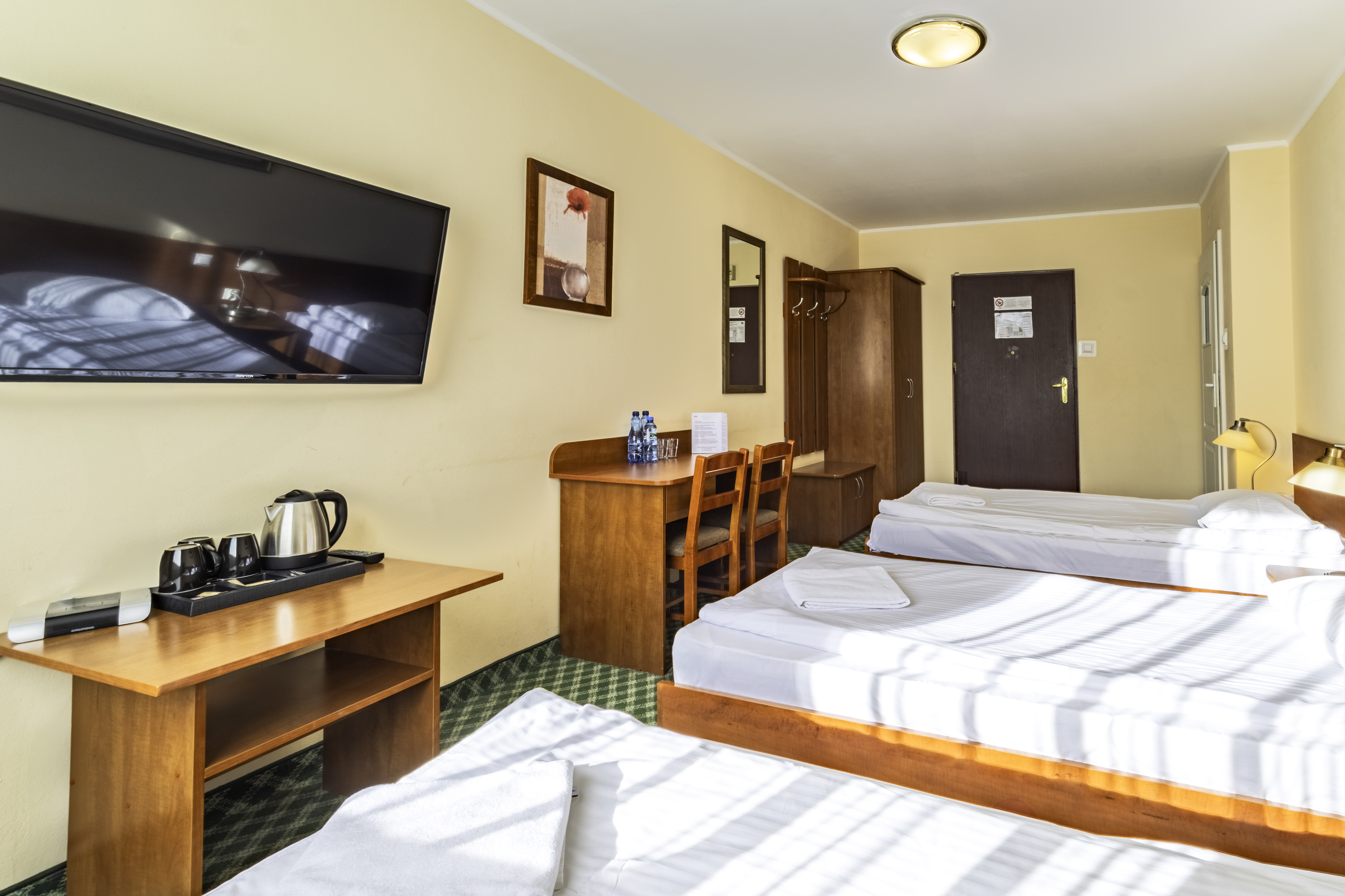 ROOM, TRIPLE