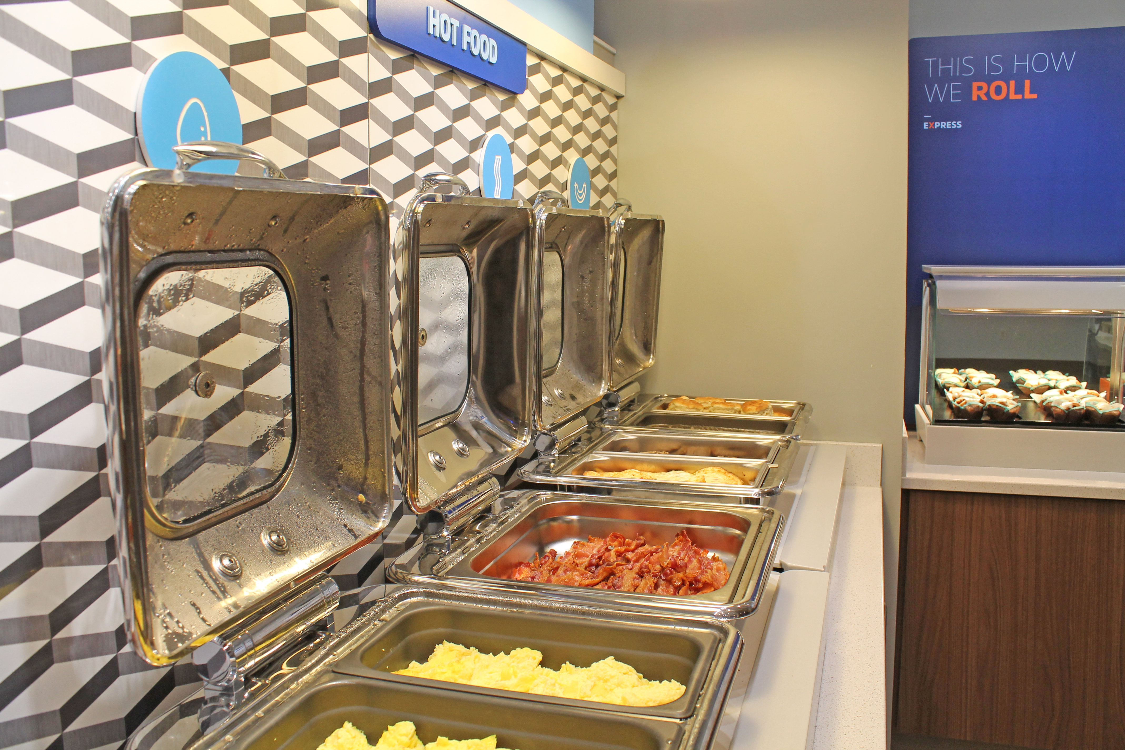 Holiday Inn Express Suites St Louis South I 55 22/52