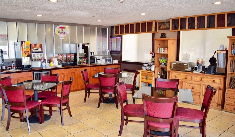Super 8 By Wyndham Victoria/North/Mall Area 28/35
