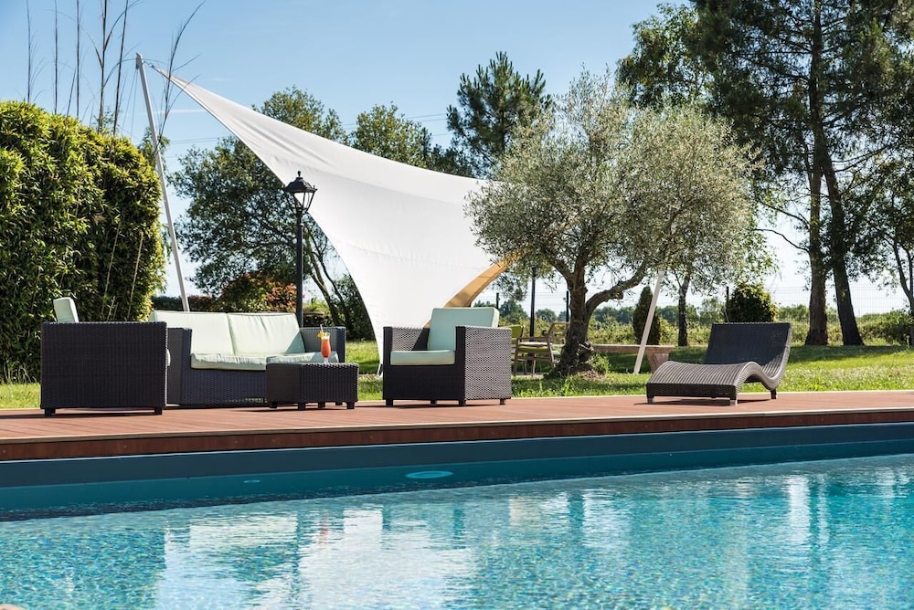 Logis Hotel L'Abreuvoir 43/50