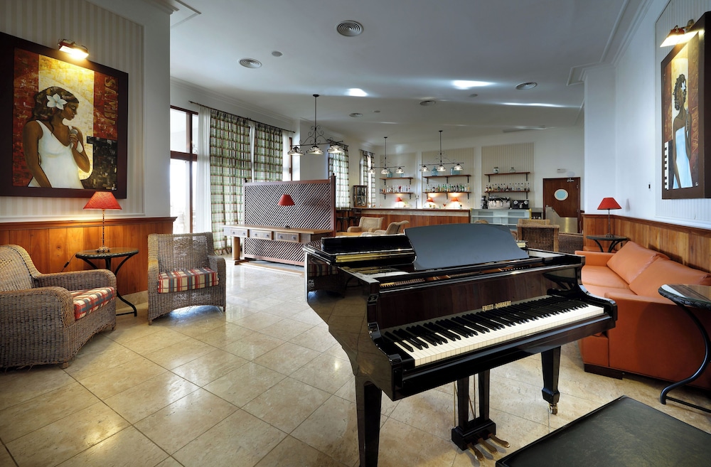 The Signature Level at Grand Palladium Imbassaí Resort & Spa 24/44
