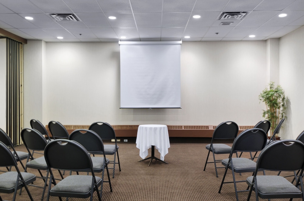 Days Inn by Wyndham Calgary South 44/52