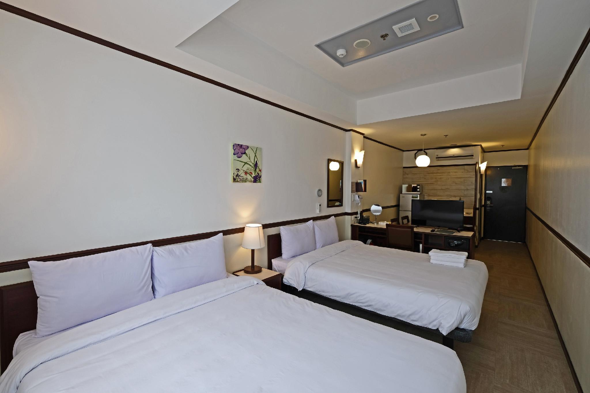 Premier, Twin Beds, Queen Bed