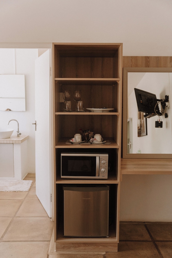 Caza Beach Guesthouse 4/50
