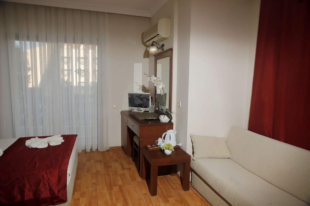 Stella Hotel 45/56