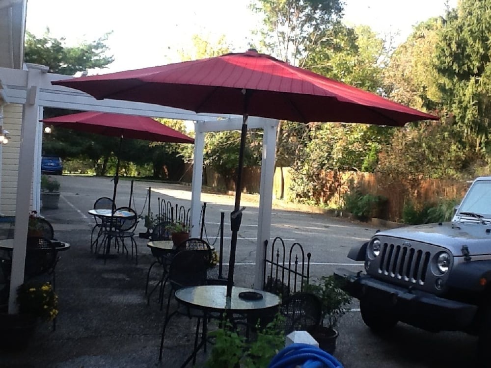 Montgomery Inn BnB 42/50