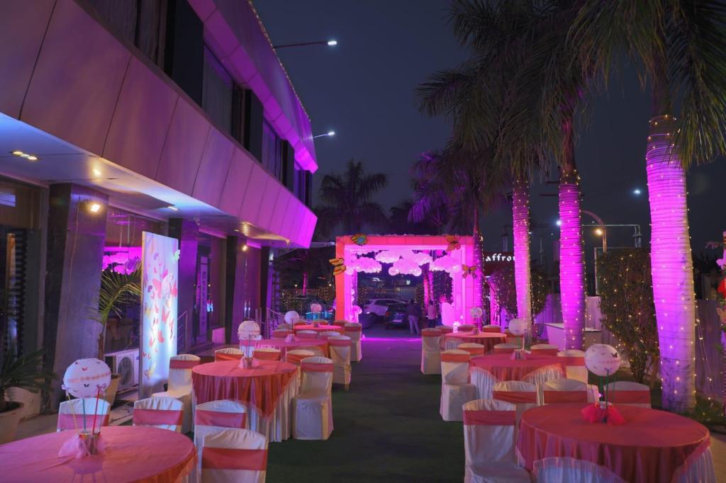 HOTEL MANGALAM 32/49