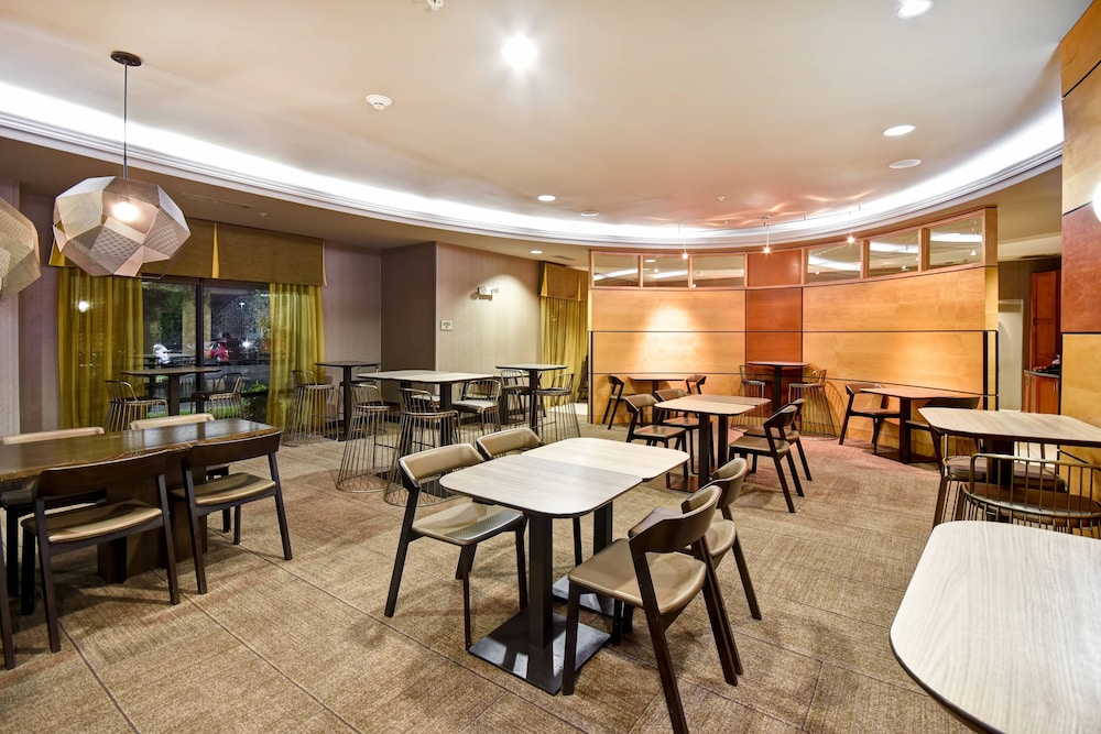 Springhill Suites by Marriott Louisville Airport 38/48