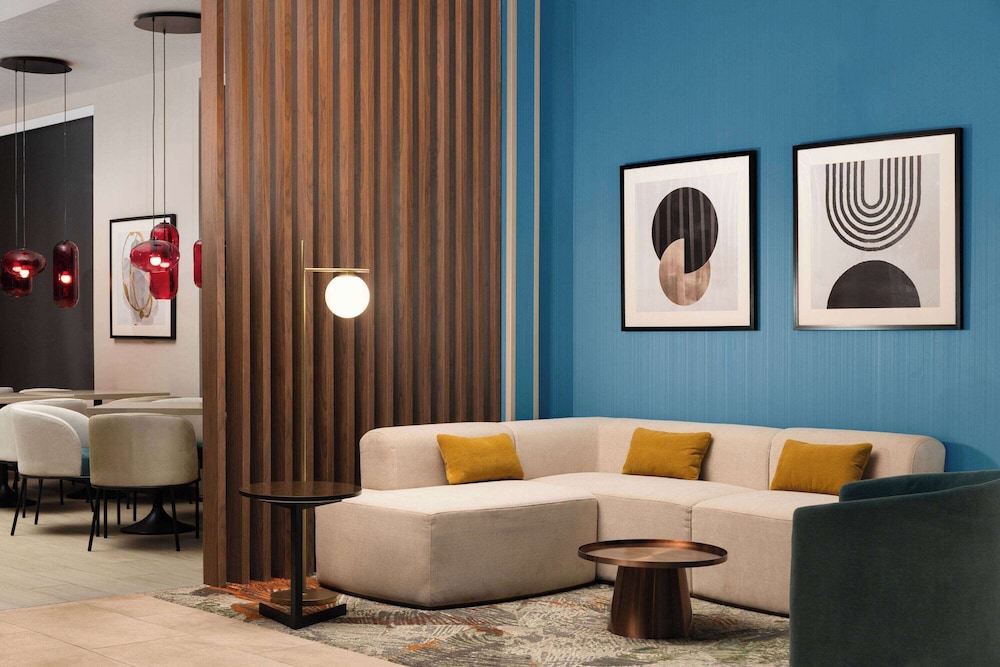 Hawthorn Extended Stay by Wyndham Kingman 18/27