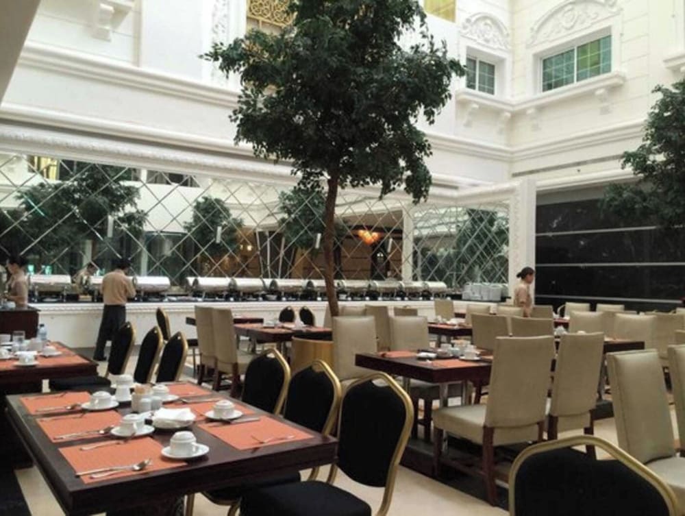 restaurant cafeteria