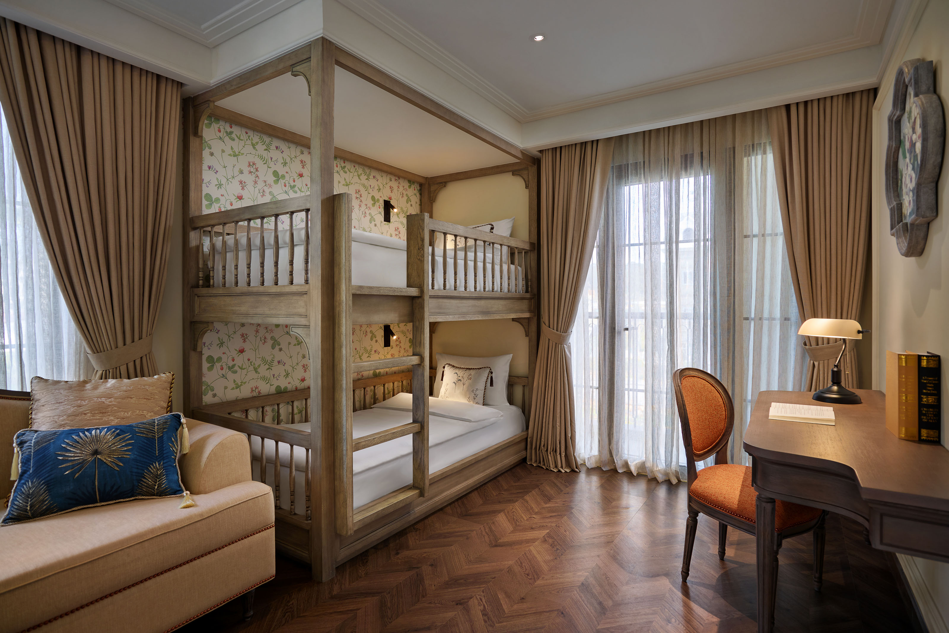 غرفة بريميوم عائلية، Mercure Da Lat Resort 5/9