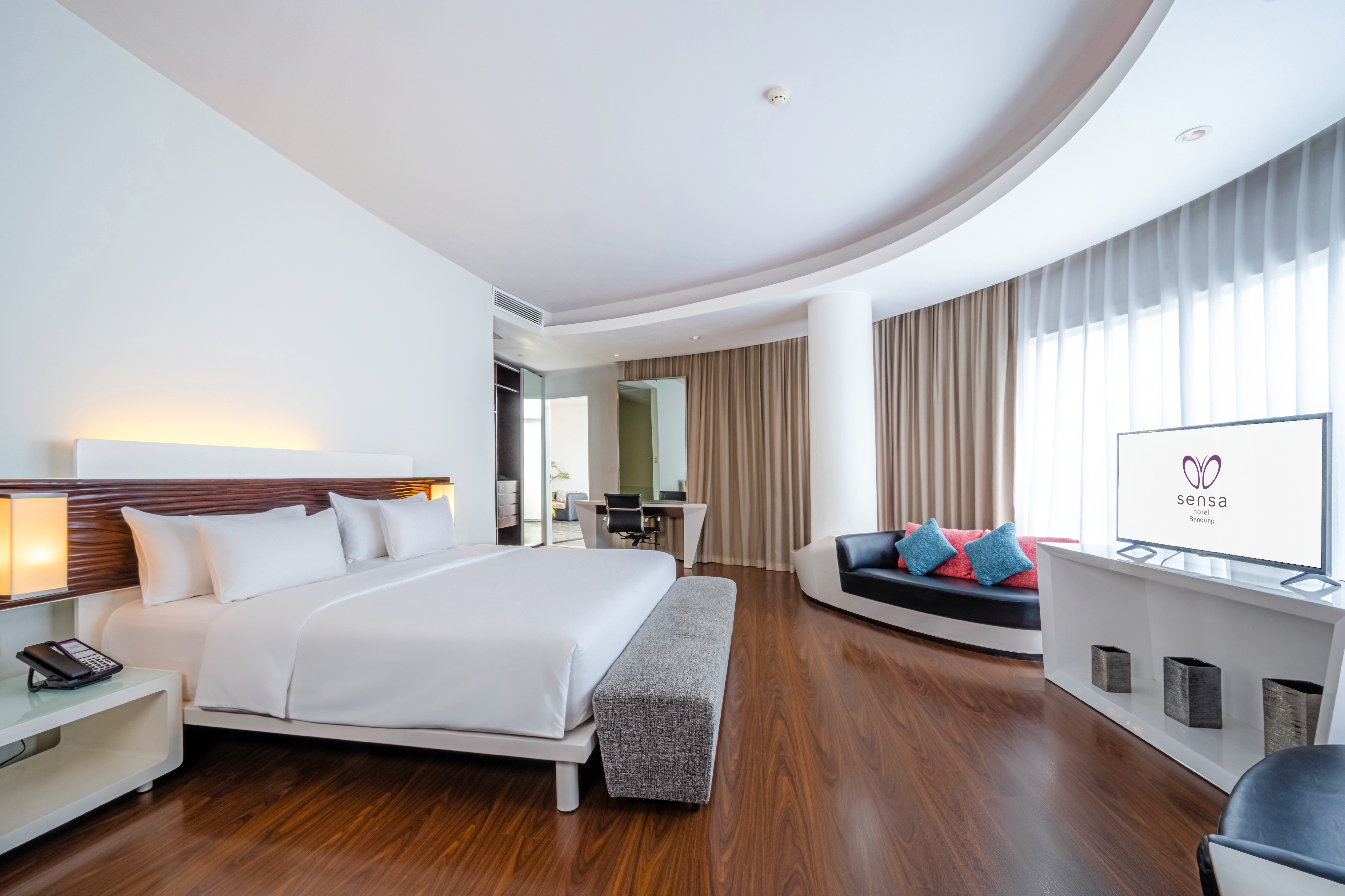 Sensa, Suite