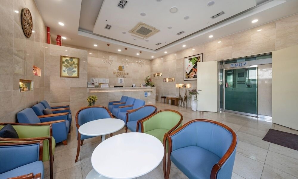 Mud Beach Hotel 55/57