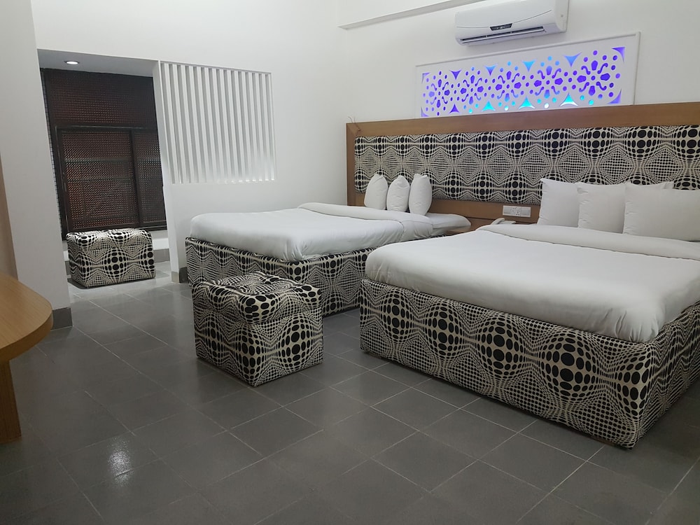 Nagar Valley Hotel 39/50