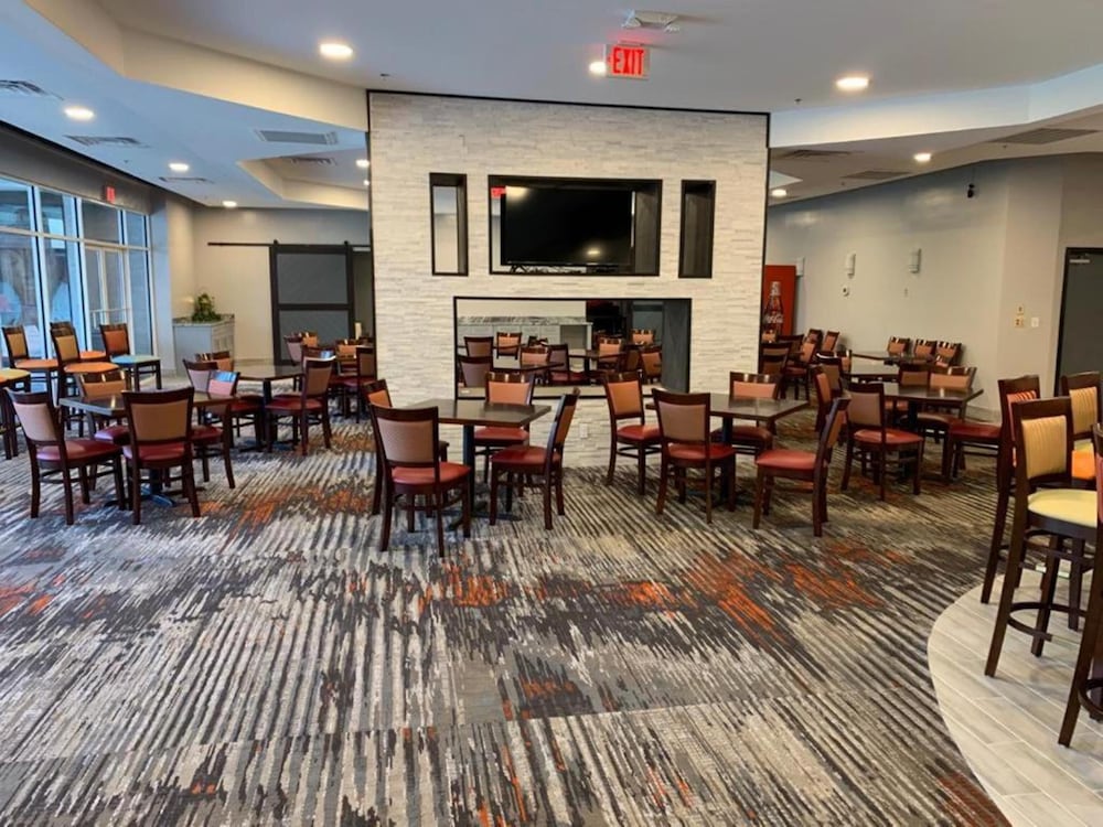 Comfort Inn & Suites Gainesville, GA 43/60
