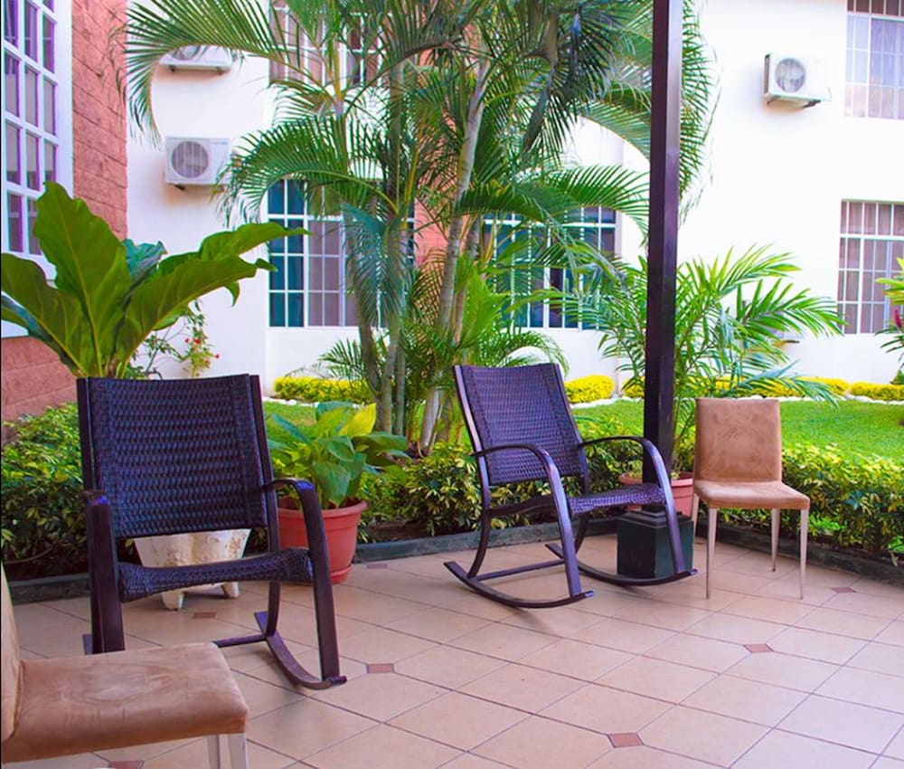 Hotel Tropico Inn 29/48