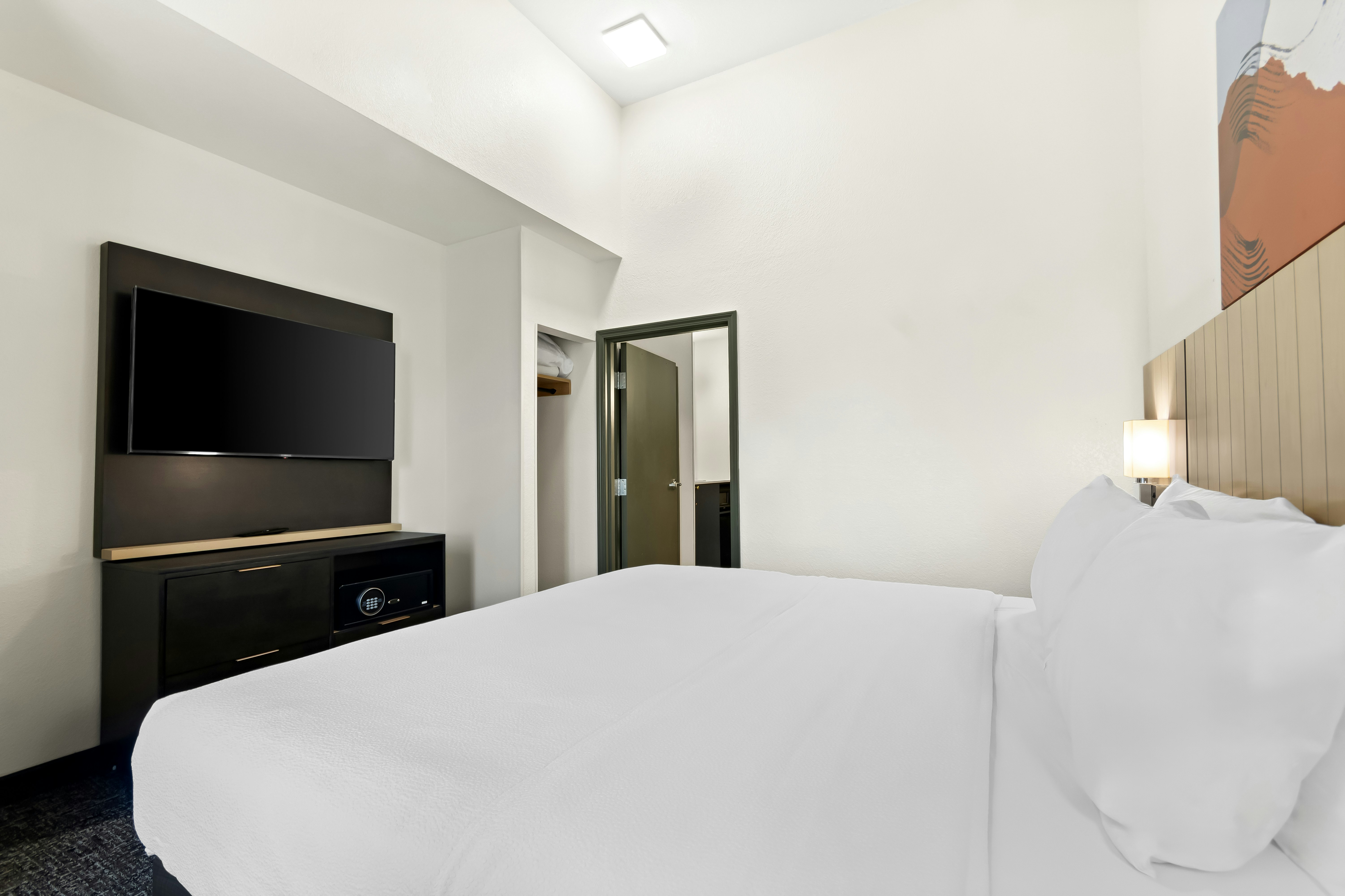 Suite, King Bed, Spark by Hilton Panama City Beach 3/4