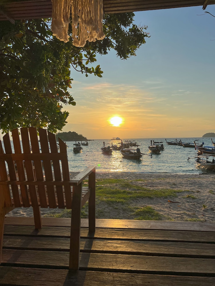 Lipe Power Beach Resort 36/50