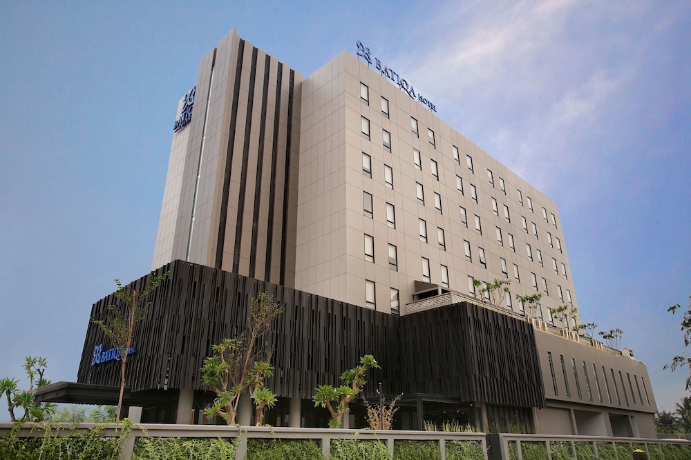 Batiqa Hotel Jababeka 4/60