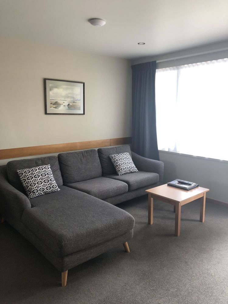ASURE Dunedin Academy Court Motels 33/66