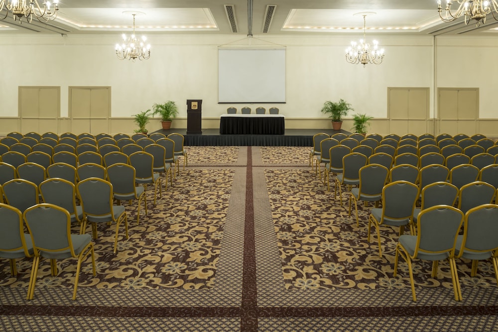HS HOTSSON Hotel Tampico 44/55