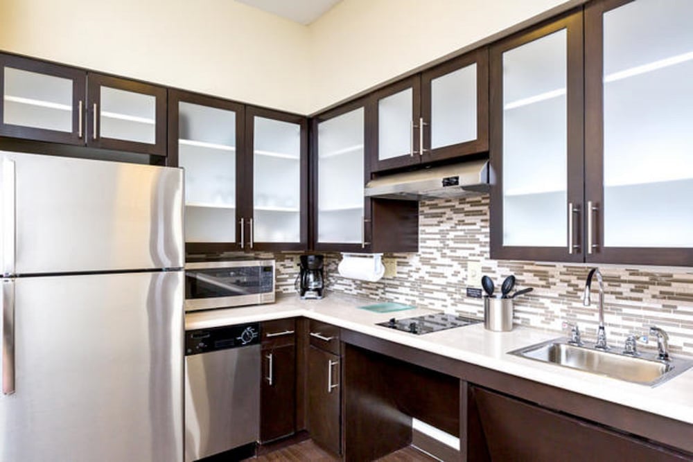 غرفة قياسية بمطبخ، Staybridge Suites College Station 2/3