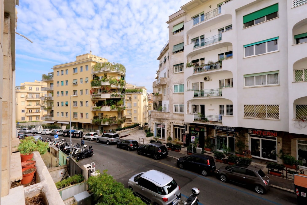Rent In Rome - Appartamento Archimede 17/19