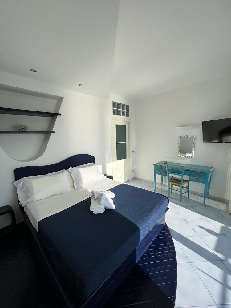 Exclusive, Apartment, King Bed, 2 Sofa