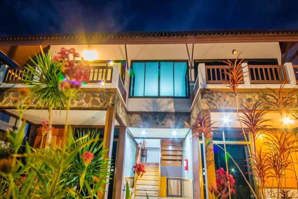 Baanrimnam Resort Trat 12/48