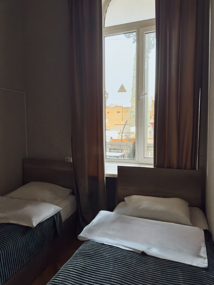 Friendly Hotel 29/50