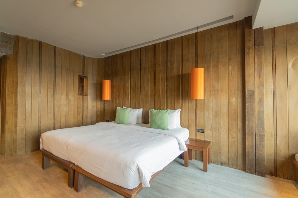 BAAN PLOY SEA 13/50