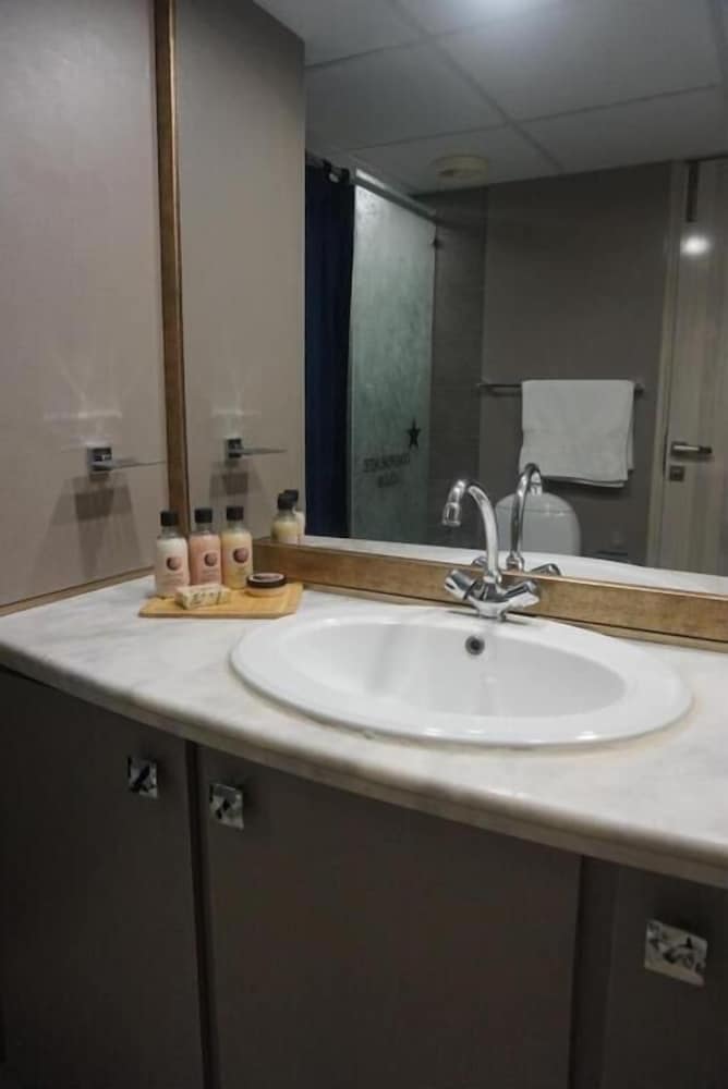 Airport Hotel 54/59