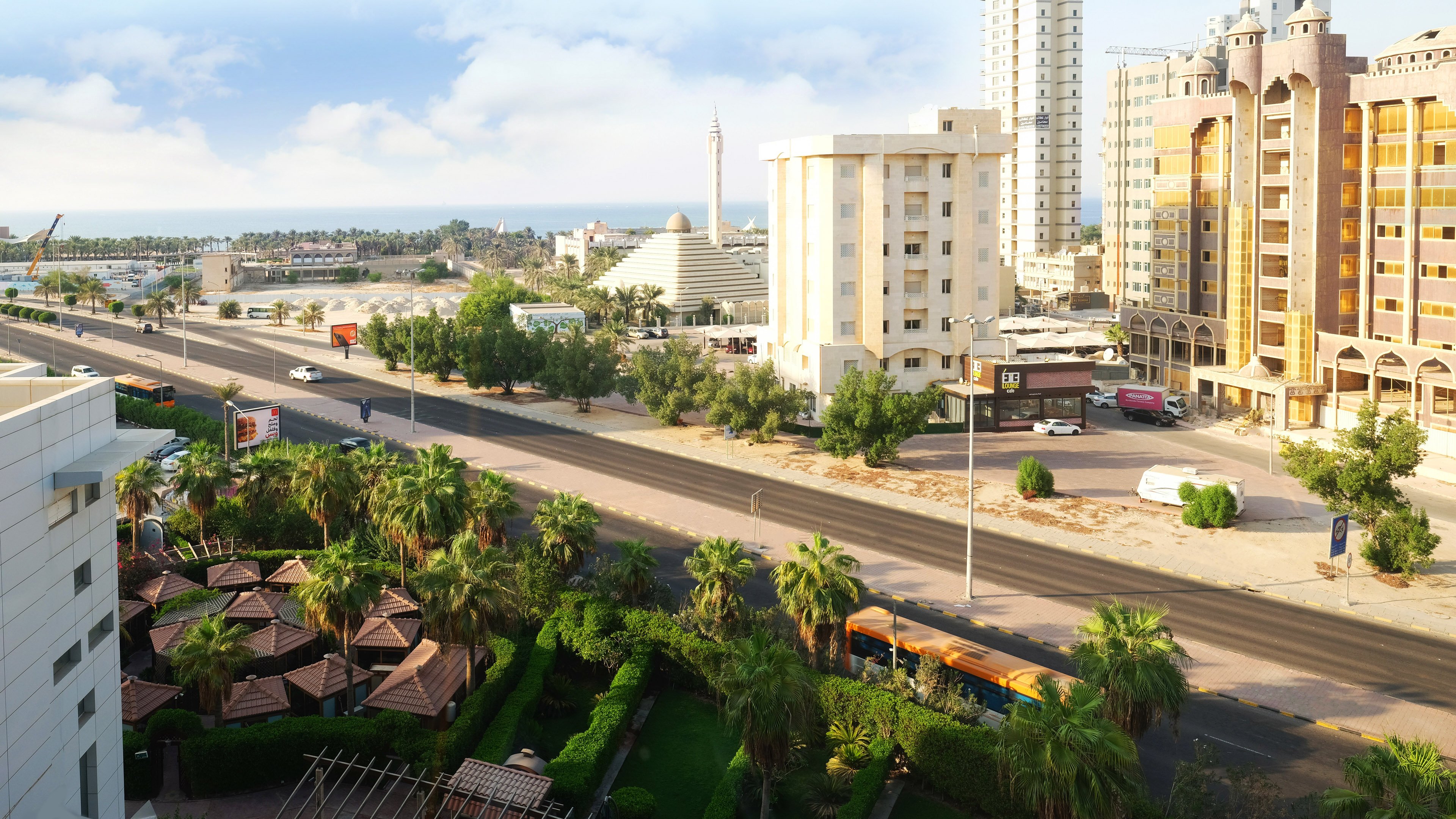 Holiday Inn Kuwait 73/79