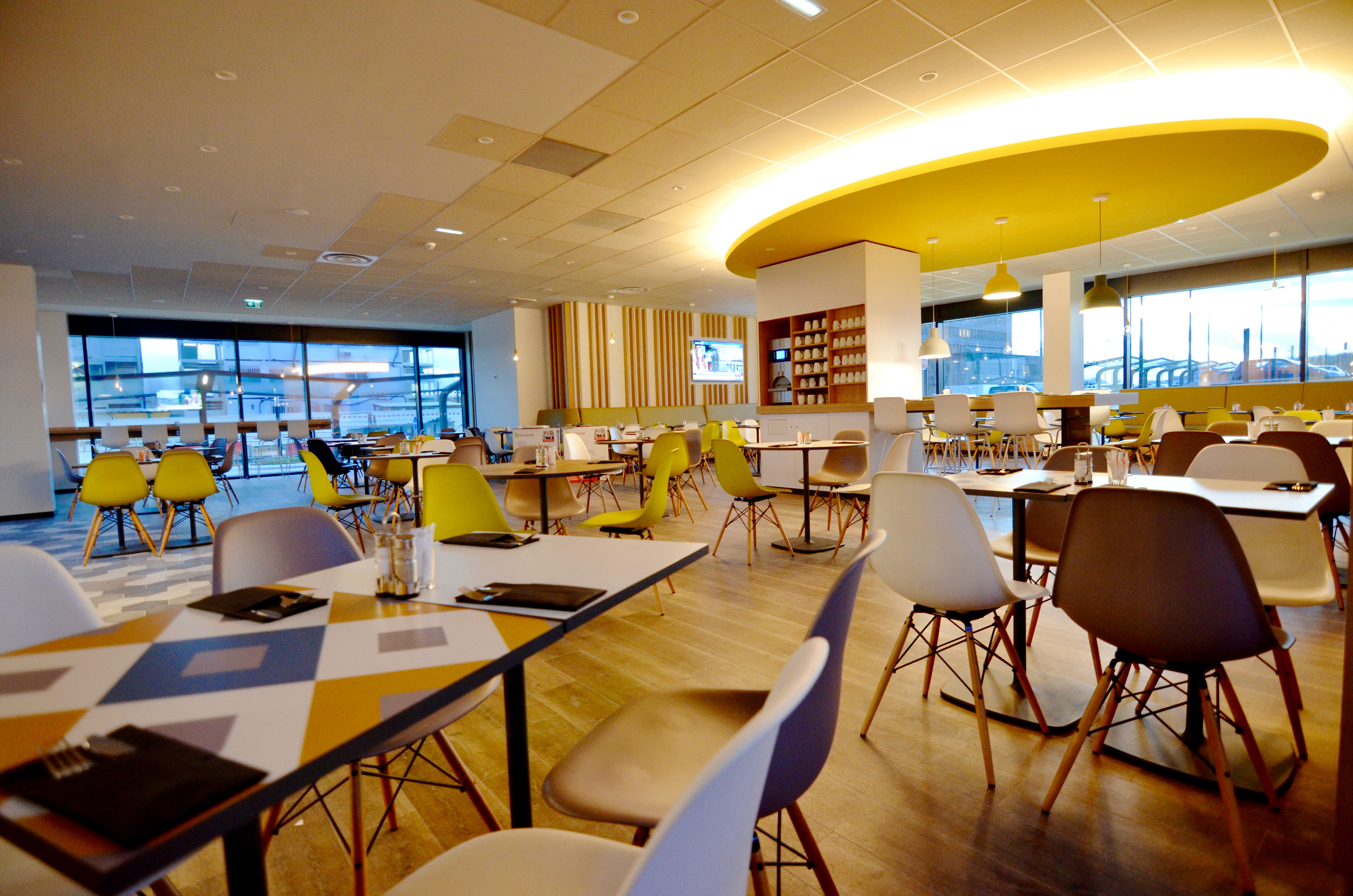 HOLIDAY INN EXPRESS PARIS - CDG AIRPORT 48/70