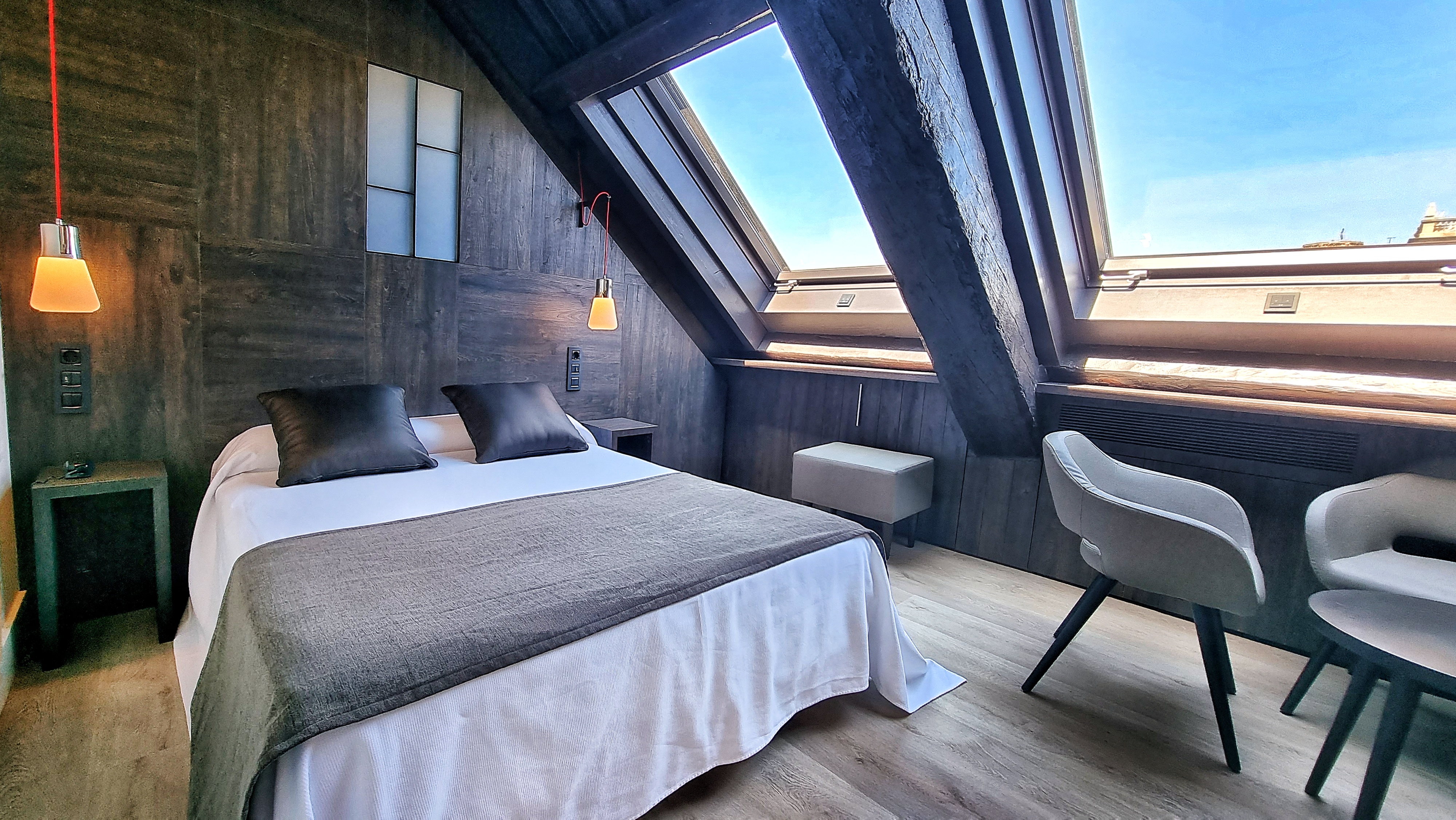 PENTHOUSE, DOUBLE BED