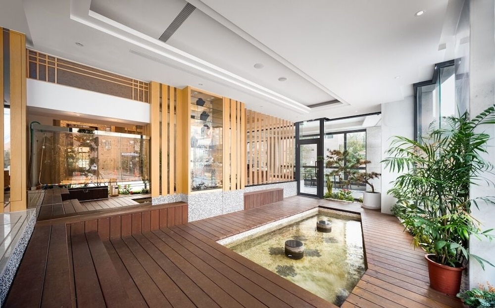 Gamalan FL Spring Hotel 5/42