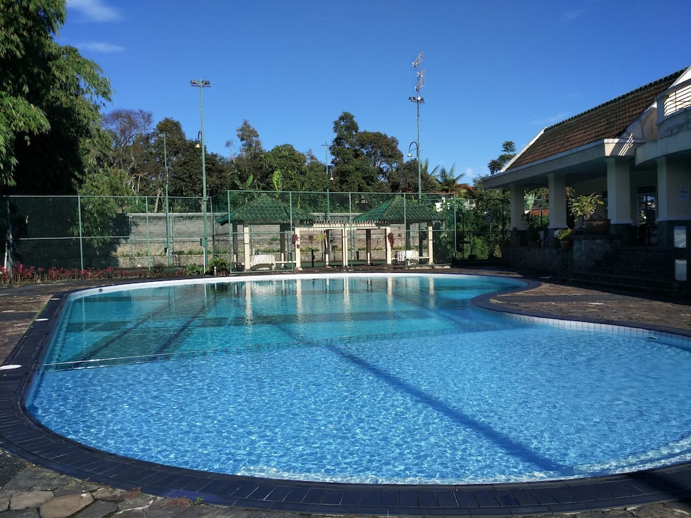 Bumi Ciherang Hotel 12/18